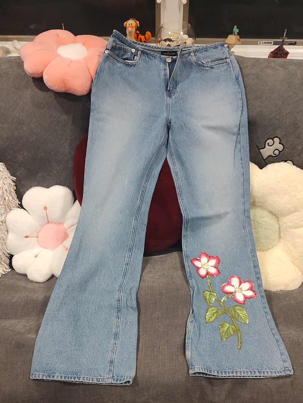 Moda International Light Wash Women's Flare Jeans with Floral Embroidery Size 8
